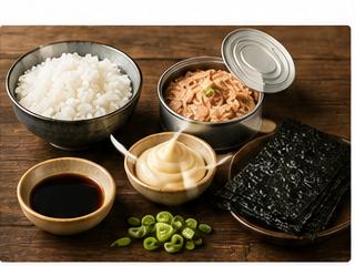 Onigiri med tunfiskmajones – japanske risboller Ingredienser til onigiri med tunfiskmajones